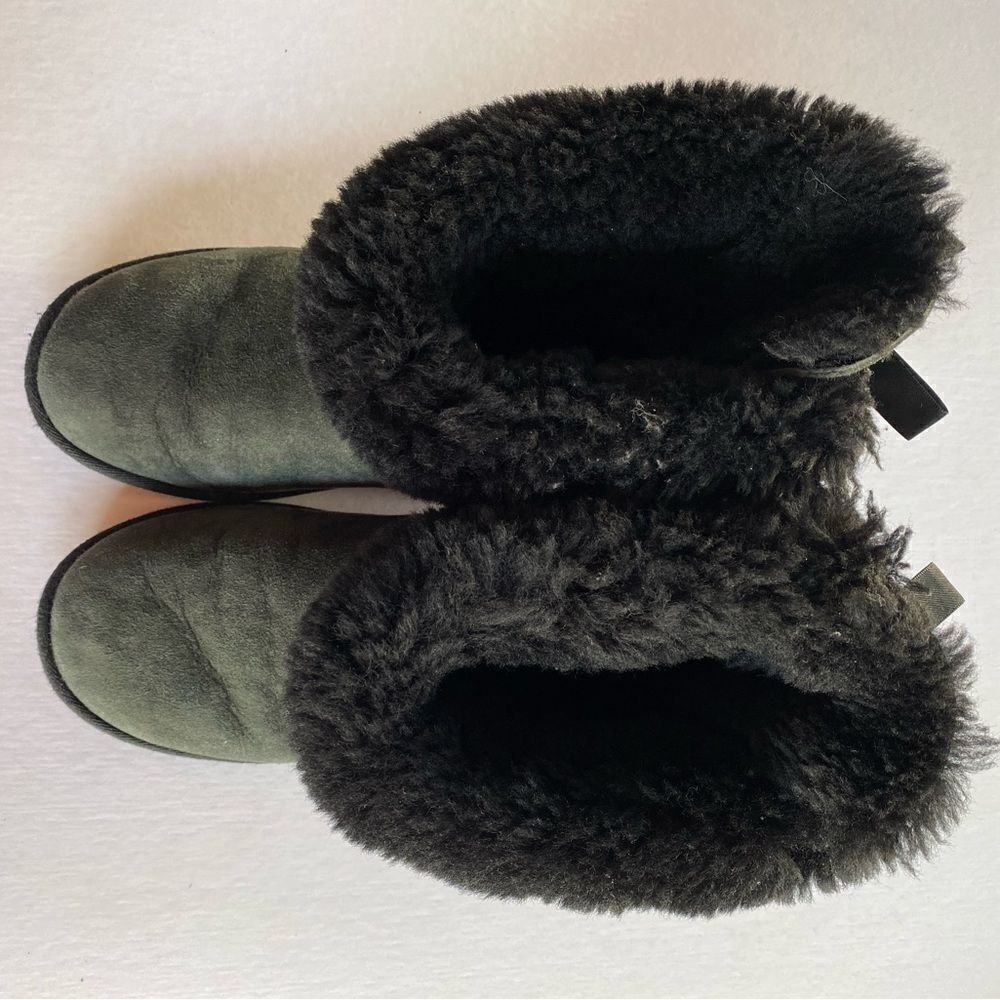 UGG Women’s Suede Leather Boots Size 6 - Picture 3 of 11